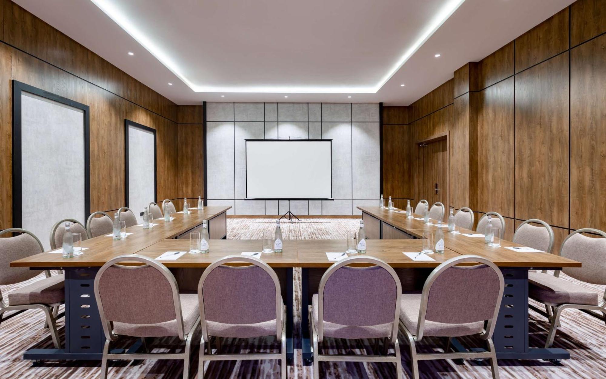 Hilton Garden Inn Samarkand Ngoại thất bức ảnh